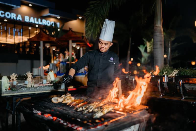 Nikmati Malam Minggu dengan Makan seafood sepuasnya di The Rinra Makassar