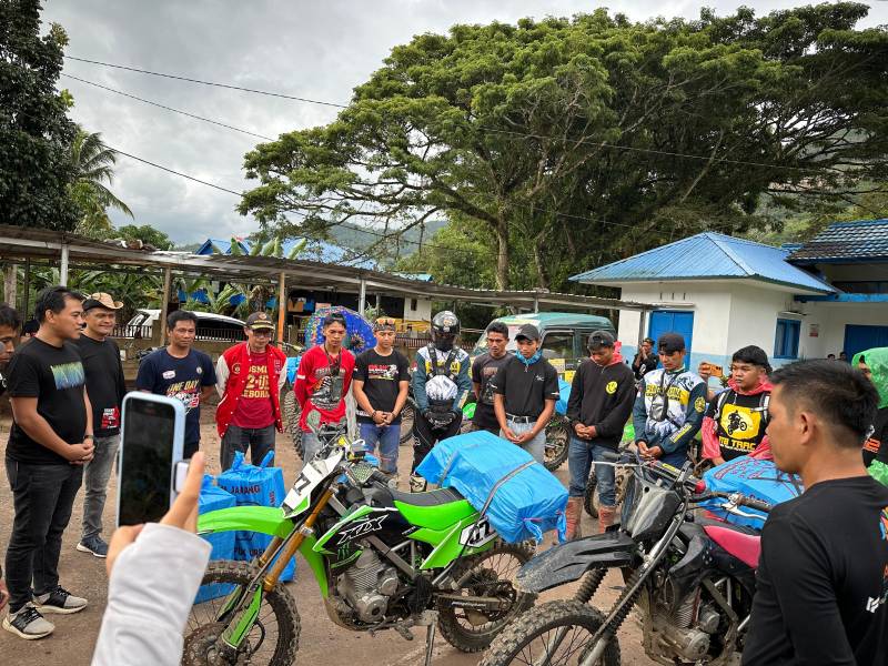 Bantuan Logistik IKA Unhas dan IOF Enrekang Tiba di Bungin