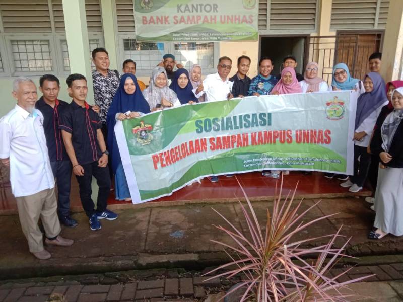 Pokja Bank Sampah Unhas Edukasi Solusi Sampah di Fakultas Farmasi