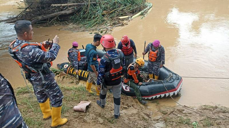 Kalla Rescue Terjun Langsung Evakuasi Korban Banjir Luwu