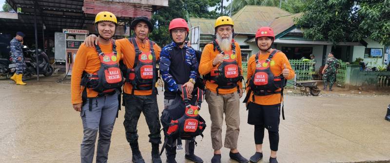 Kalla Rescue Terjun Langsung Evakuasi Korban Banjir Luwu