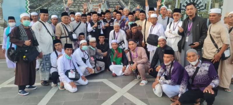 Jemaah Kloter 3 UPG Makassar Ziarahi Makam Rasulullah SAW, Masuk Raudhah Bergantian