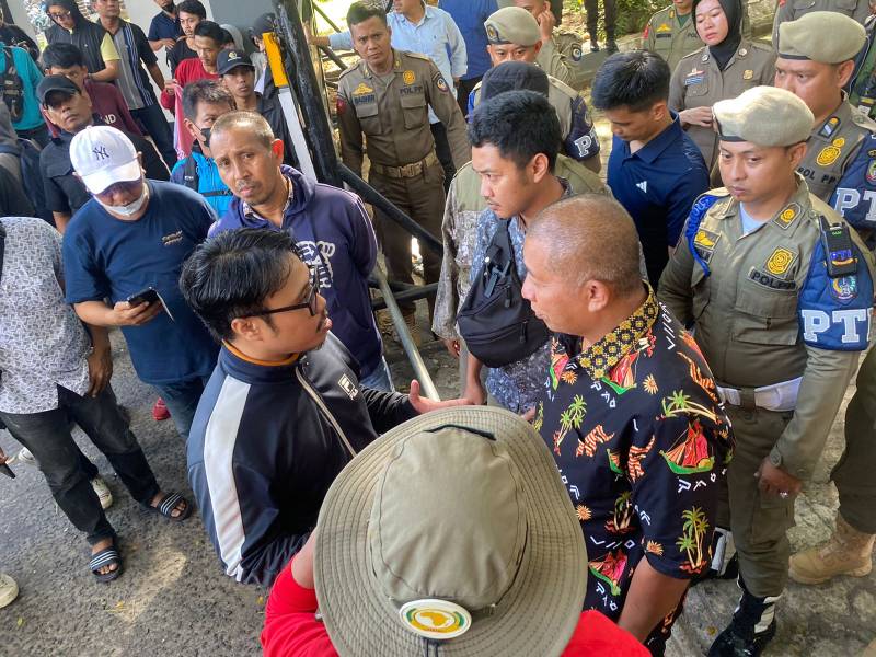 Ratusan Atlet Meriahkan Aksi Damai di Kantor Gubernur Sulsel