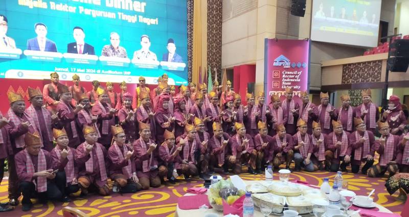 Usai Dilantik Sebagai Rektor UNM, Prof. Karta Hadiri Pertemuan PTN di Padang