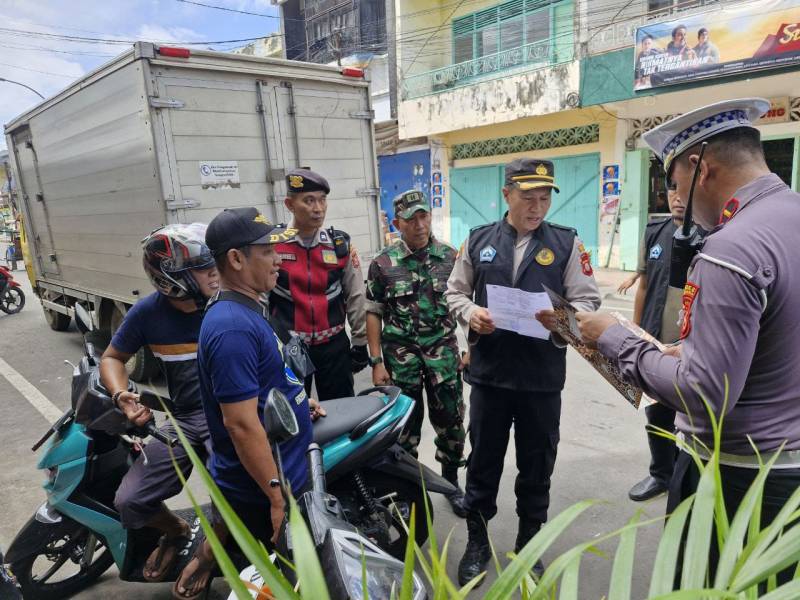 Ketua Tim UPP Saber Pungli Bantaeng Lakukan Operasi Penertiban Juru Parkir 