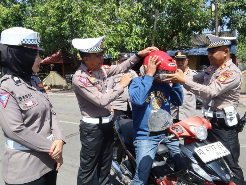 Tumbuhkan Kesadaran Berlalu Lintas ,Polres Bantaeng Bangun Kampung Tertib Lalin