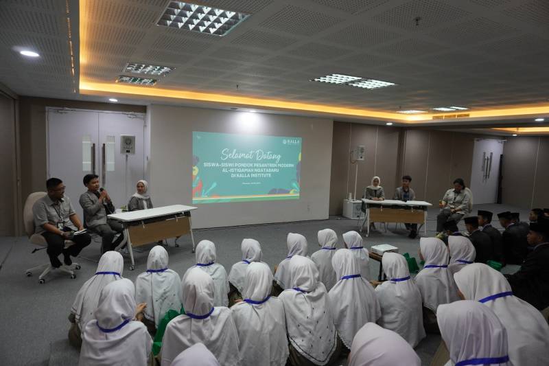 Kalla Institute Berbagi Pengalaman Perkuliahan dengan Pondok Pesantren Modern Al-Istiqamah Ngatabaru