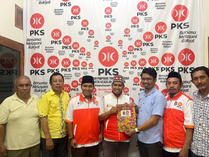 H. Natsir Ali Mendaftar di Empat Parpol