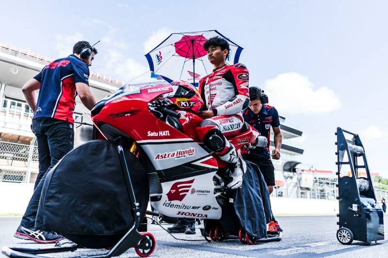Pebalap Astra Honda Arbi Aditama Siap Taklukan Tantangan Kelas Dunia di GP Catalunya