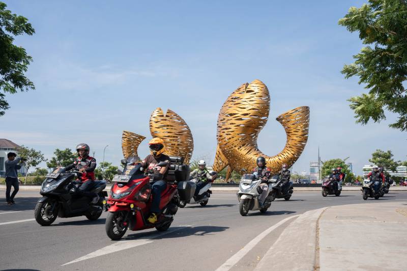 Gathering Nasional Honda PCX Club Indonesia Berlangsung Meriah di Makassar
