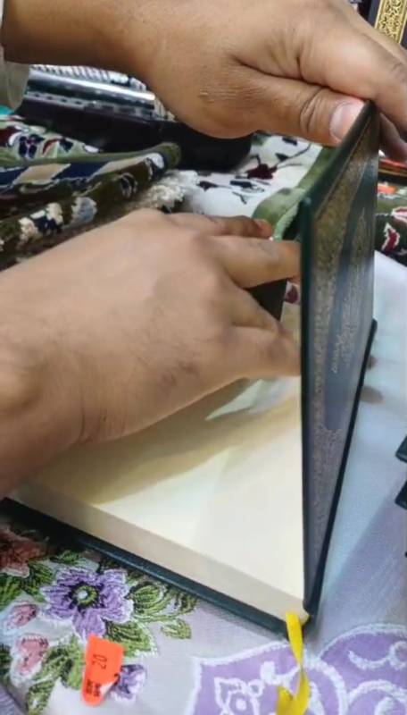 Wakaf Alquran di Masjidil Haram, Azhari Team Hajj Bantu Jemaah 