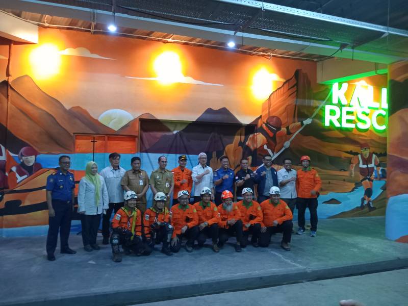 Kalla Rescue Resmikan Sekretariat di Nipah Park, Tim Simulasi Evakuasi Korban Gempa 
