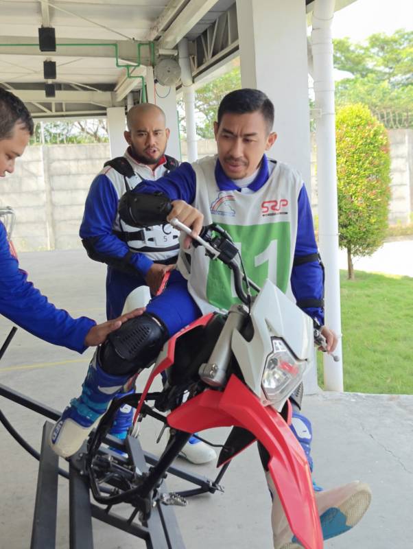 Jangan Asal Menyalip Kendaraan Lain, Ini Tips #Cari_Aman Astra Motor Sulawesi Selatan