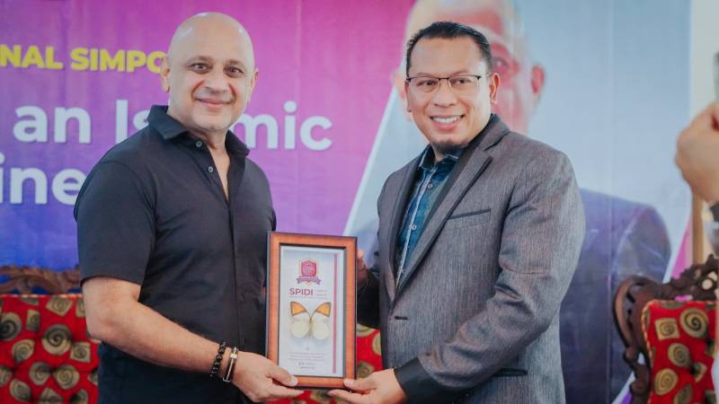 CEO Parallaxnet America Mazhar Durrani Paparkan Strategi Startup Islami di Sekolah Putri Darul Istiqamah