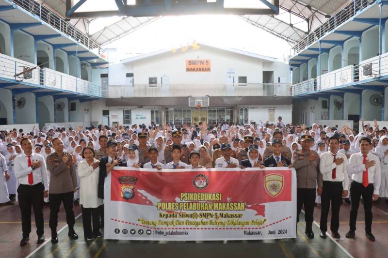 Polres Pelabuhan Makassar Sosialisasi Dampak dan Pencegahan Bullying di SMPN 5 Makassar