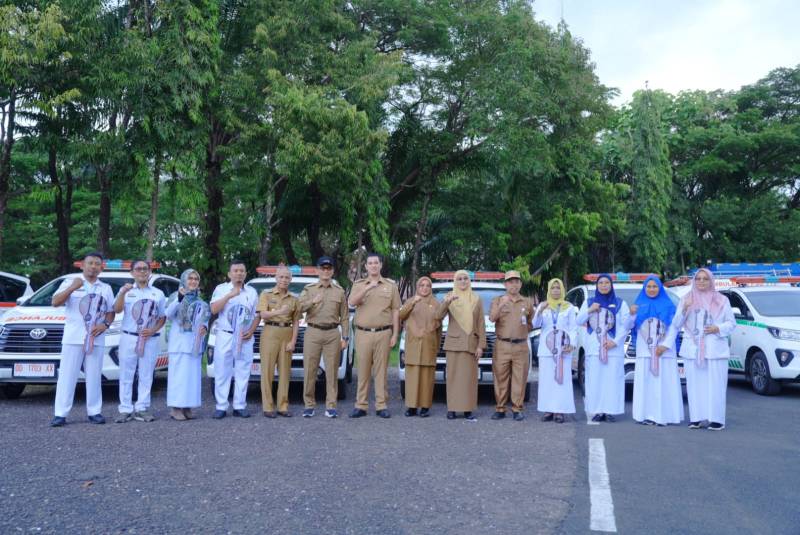 Delapan Puskesmas Terima Bantuan Ambulans 