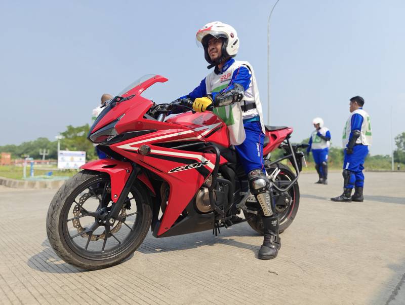 Pahami Area Blind Spot, Berkendara #Cari_Aman di Jalan Raya