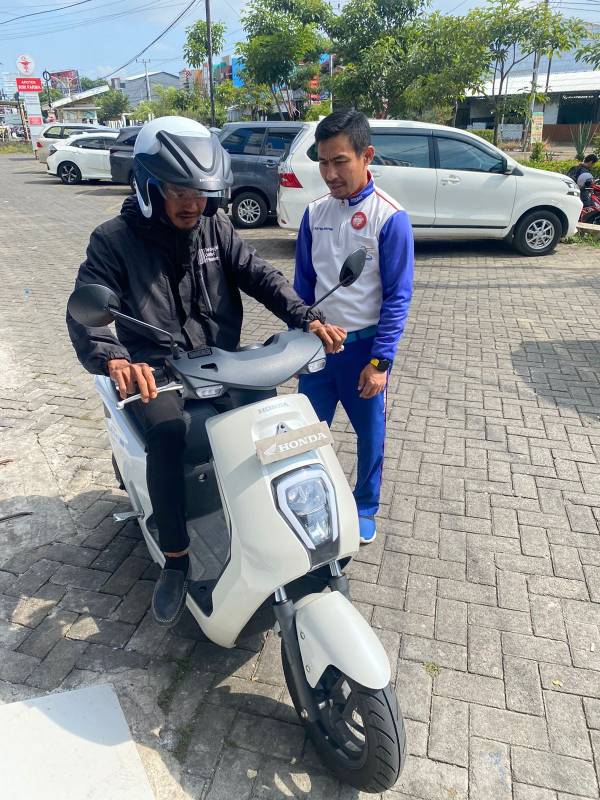 Edukasi Safety Riding Semakin Seru dengan Test Ride Honda EM1 e: