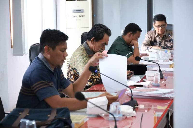 DPRD Rapat Monev Triwulan II dengan Mitra Komisi