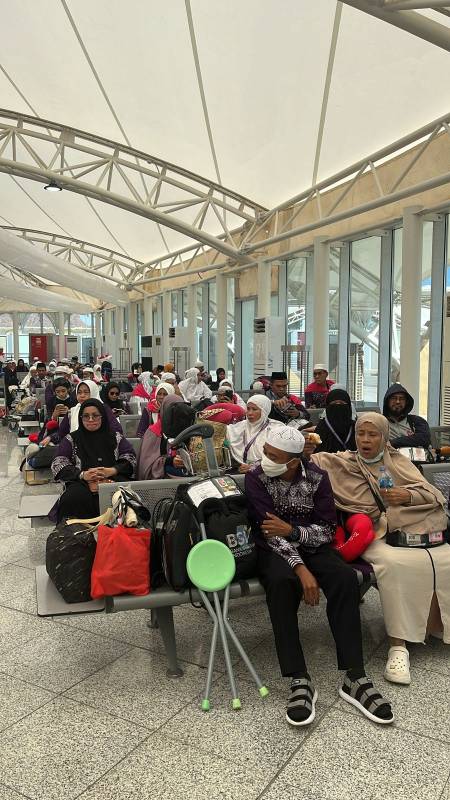 Alami Delay, 189 Jemaah Haji Asal Kolaka Ikut Kloter 31 UPG 