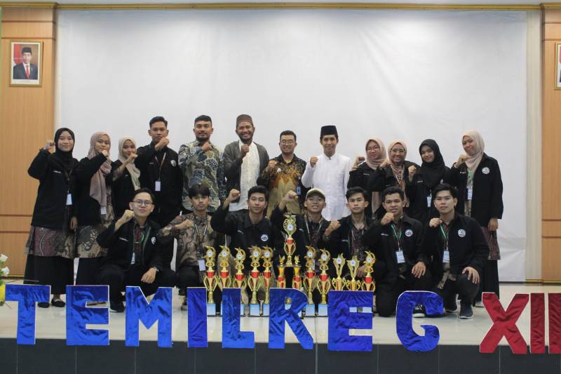 10 Trofi Juara Bawa KSEI FORKEIS UIN Alauddin Juara Umum di Temilreg XII Ambon