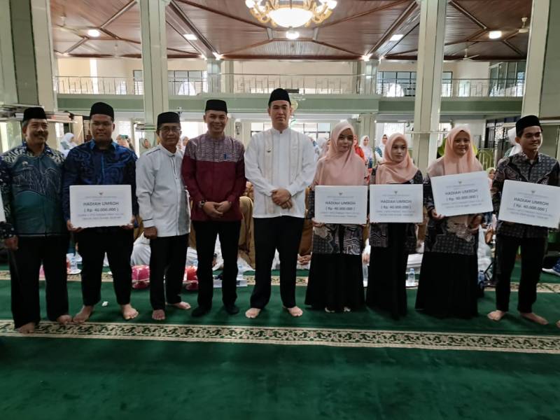 Tunaikan Janji, Bupati MYL Serahkan Hadiah Umrah Peraih Juara 1 MTQ
