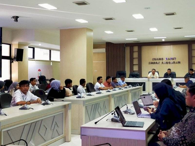 DPRD Makassar Berang, Usir Staf CV Bintang Timur dari Rapat Pansus