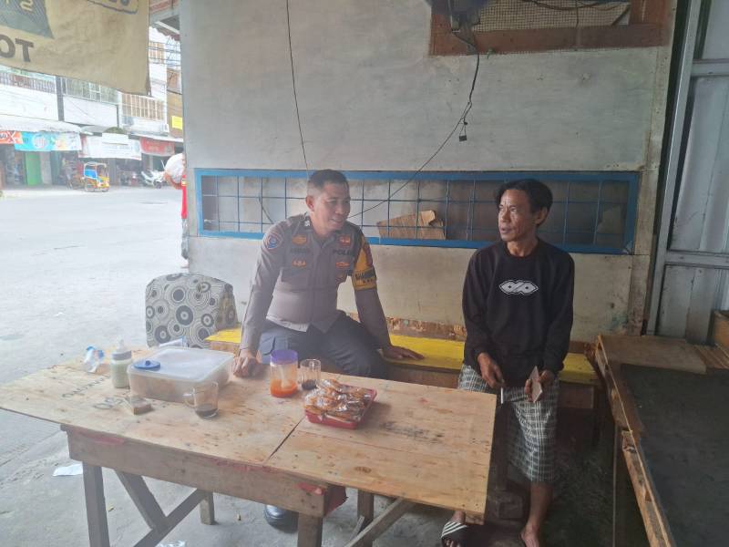 Bhabinkamtibmas Kelurahan Ende Imbau Warga Jaga Kerukunan Antara Sesama 