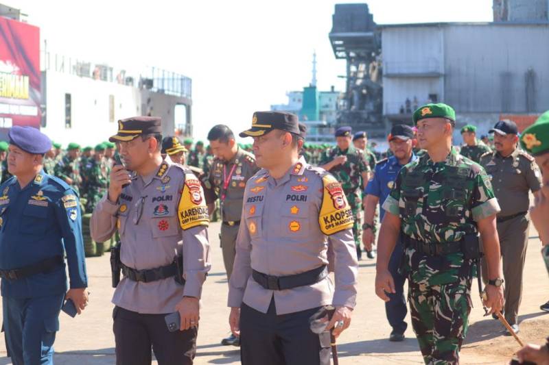 Kapolres Pelabuhan Hadiri Upacara Penerimaan Purna Tugas Satgas Yonif 721/Makassau