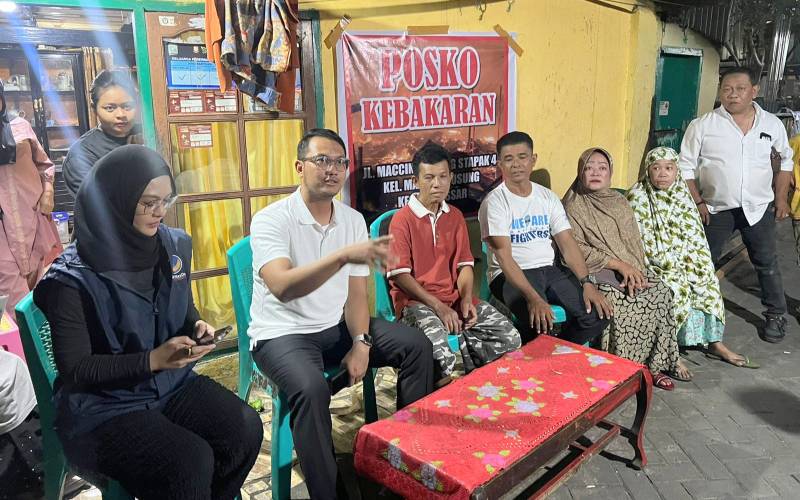 Andi Seto Asapa Bantu Warga Maccini Gusung