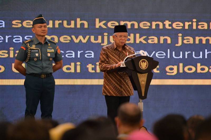 Wapres Ma'ruf Amin Berikan Penghargaan UHC Awards kepada 493 Kepala Daerah