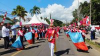 Ribuan Pasang Mata Saksikan Lomba Drum Band Tingkat SD dan SMP