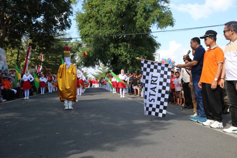 Bupati Selayar Bersama Forkopimda Lepas Peserta Gerak Jalan Ceria