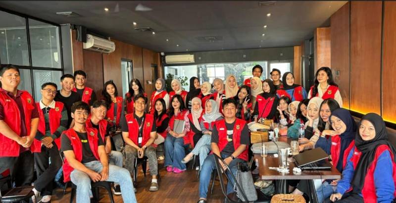 Mahasiswa KKN Unhas Kejati Sulsel Seminar Pilkada