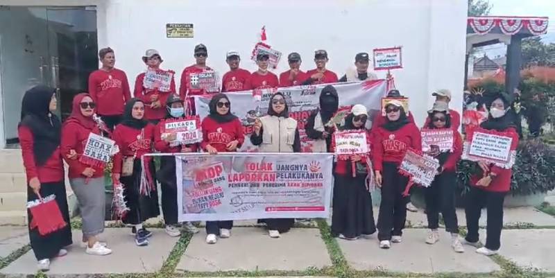 Ramaikan Pawai, Panwaslu Kecamatan Anggeraja Bagi Brosur Tolak Semua Yang Berpotensi Pelanggaran 