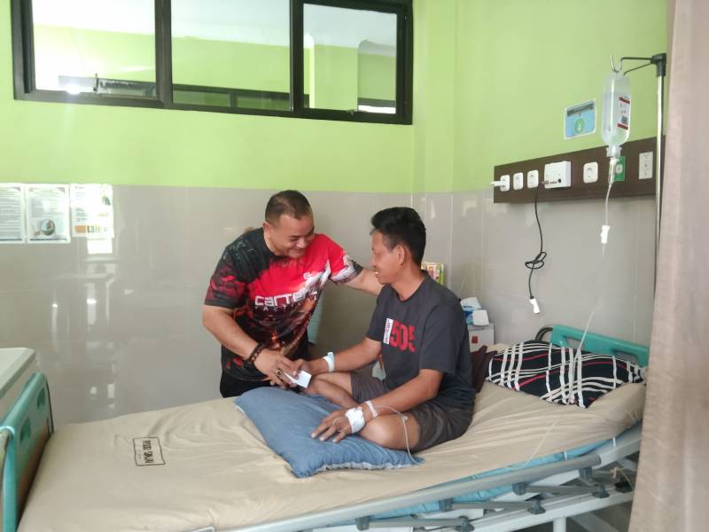 PJ Bupati Sinjai Sambangi RSUD Sinjai Beri Santunan
