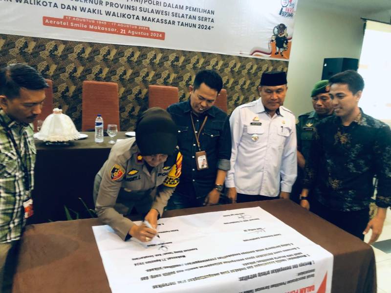 Sukseskan Pemilukada 2024, Kapolsek Ujung Tanah Tandatangani Deklarasi Netralitas ASN dan TNI-Polri