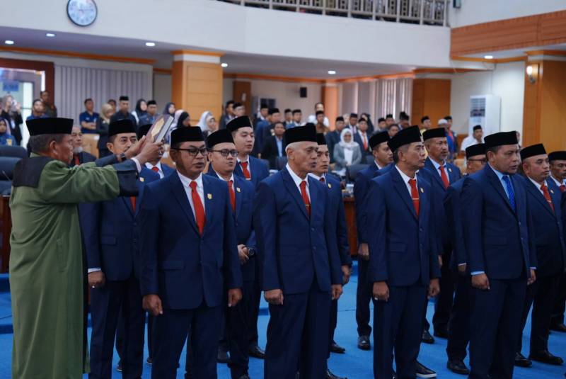 35 Anggota DPRD Pangkep Resmi Dilantik