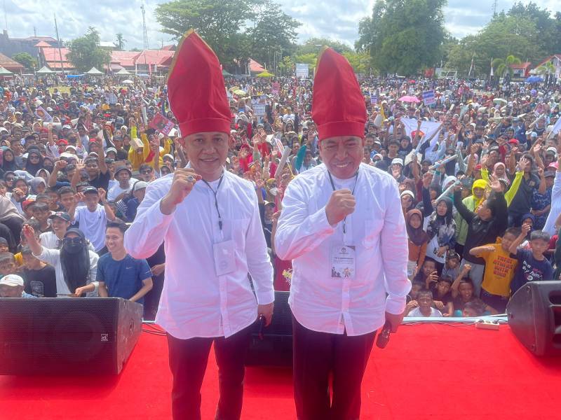 Puluhan Ribu Pendukung Pasangan Natsir Ali - Muhtar Padati Lapangan Pemuda Benteng