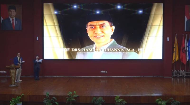 Rektor UIN Alauddin Makassar Raih Penghargaan Tokoh Akademisi di Kabar Awards 2024