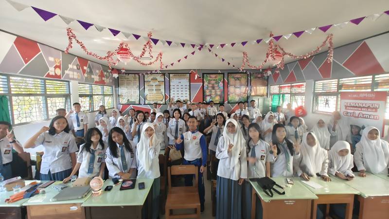 Semangat #Cari_Aman, Astra Motor Sulsel Edukasi Safety Riding di SMA dan SMK 1 Kendari 