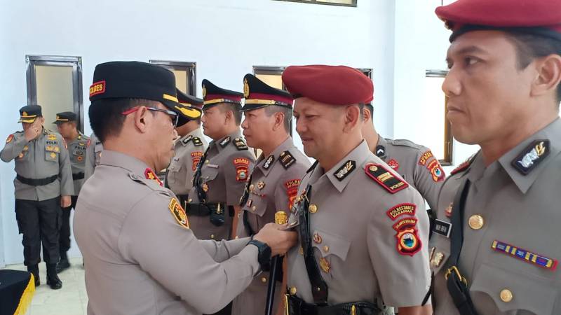 Kapolres Pimpin Langsung Upacara Sertijab 5 Pejabat Utama Polres Kepulauan Selayar