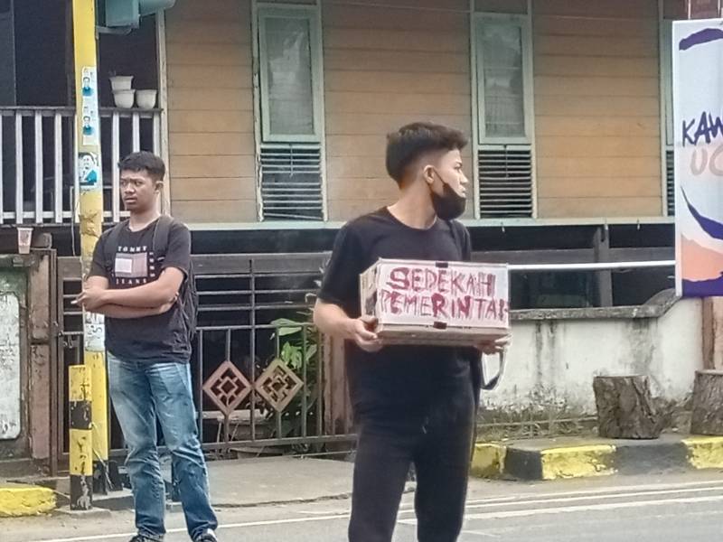 KPK Gelar Aksi Galang Dana " Sedekah untuk Pemerintah"