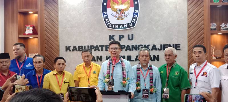 Pilkada Pangkep : Dokter Cua - Sofyan Razak Daftar di KPU, Diusung 6 Partai