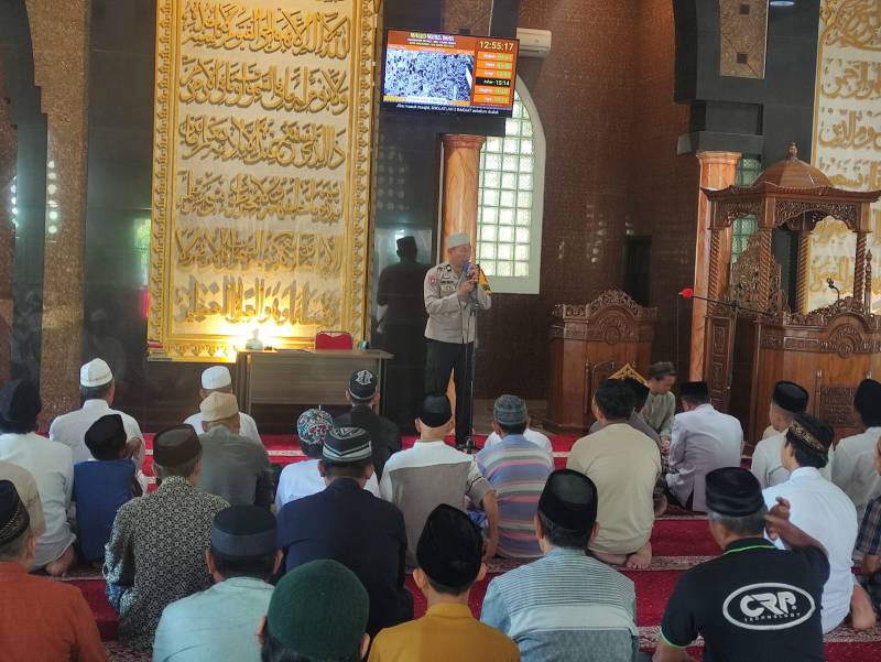 Cegah Hoaks Pemilukada 2024, Bhabinkamtibmas Totaka Berikan Edukasi ke Warga