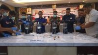 Polrestabes Makassar Blender dan Buang Sabu 1,124 Kg di Closet