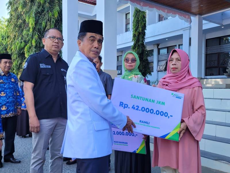 Wabup Saiful Arif Serahkan Santunan JKM Sebesar 126 Juta Rupiah Kepada Tiga Ahli Waris