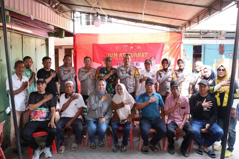 Dengar Aspirasi Masyarakat, Polri Bersama TNI Gelar Jumat Curhat