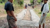 IMG-20240921-WA0032 PJ Bupati Sinjai Serahkan Bantuan Semen untuk Pengerjaan Ruas Jalan Samphonia