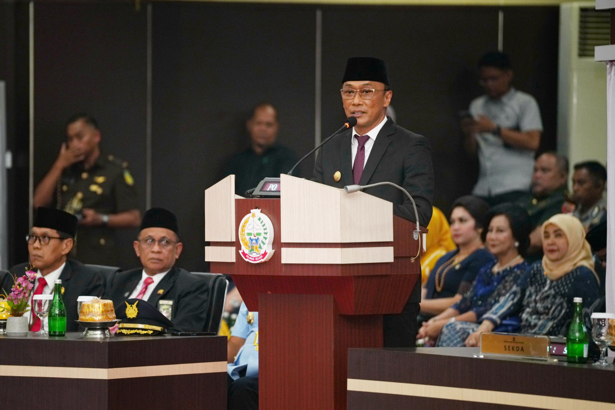 Pj Gubernur Bacakan Sambutan Mendagri di Pelantikan Anggota DPRD Sulsel